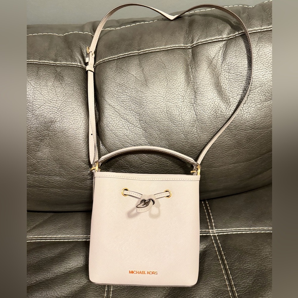 •	Michael Kors Mini Drawstring Bucket Bag Snake Embossed Leather